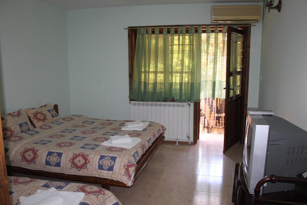 Guest House Chinarite Sandanski Pokoj fotografie